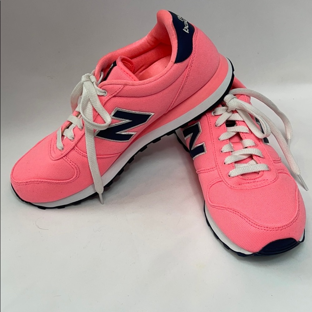 NWOT New Balance 311 sz USA 10 Pink Women Sneaker